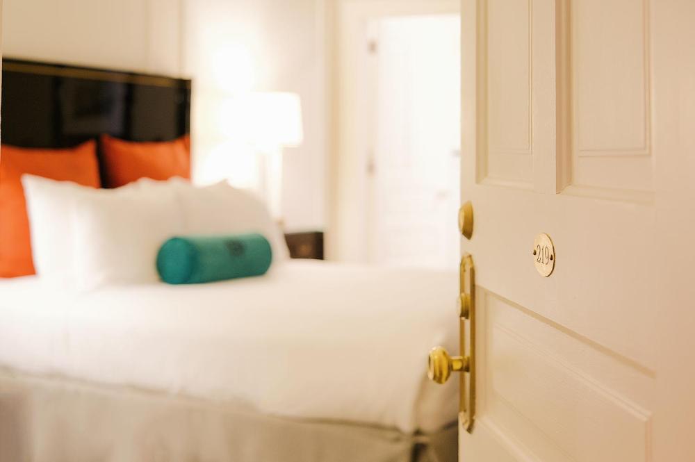Standard Queen Room interior